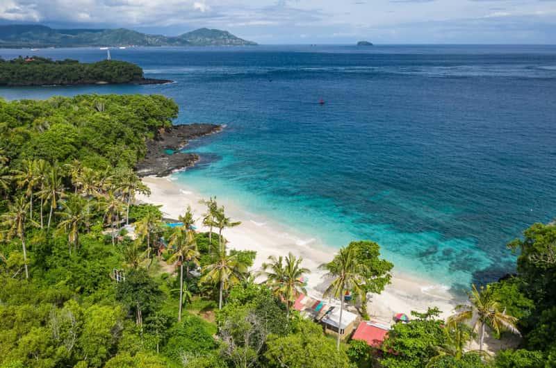List những bãi biển xinh đẹp trong hành trình du lịch Indonesia